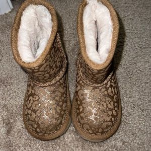 Cheetah glitter uggs